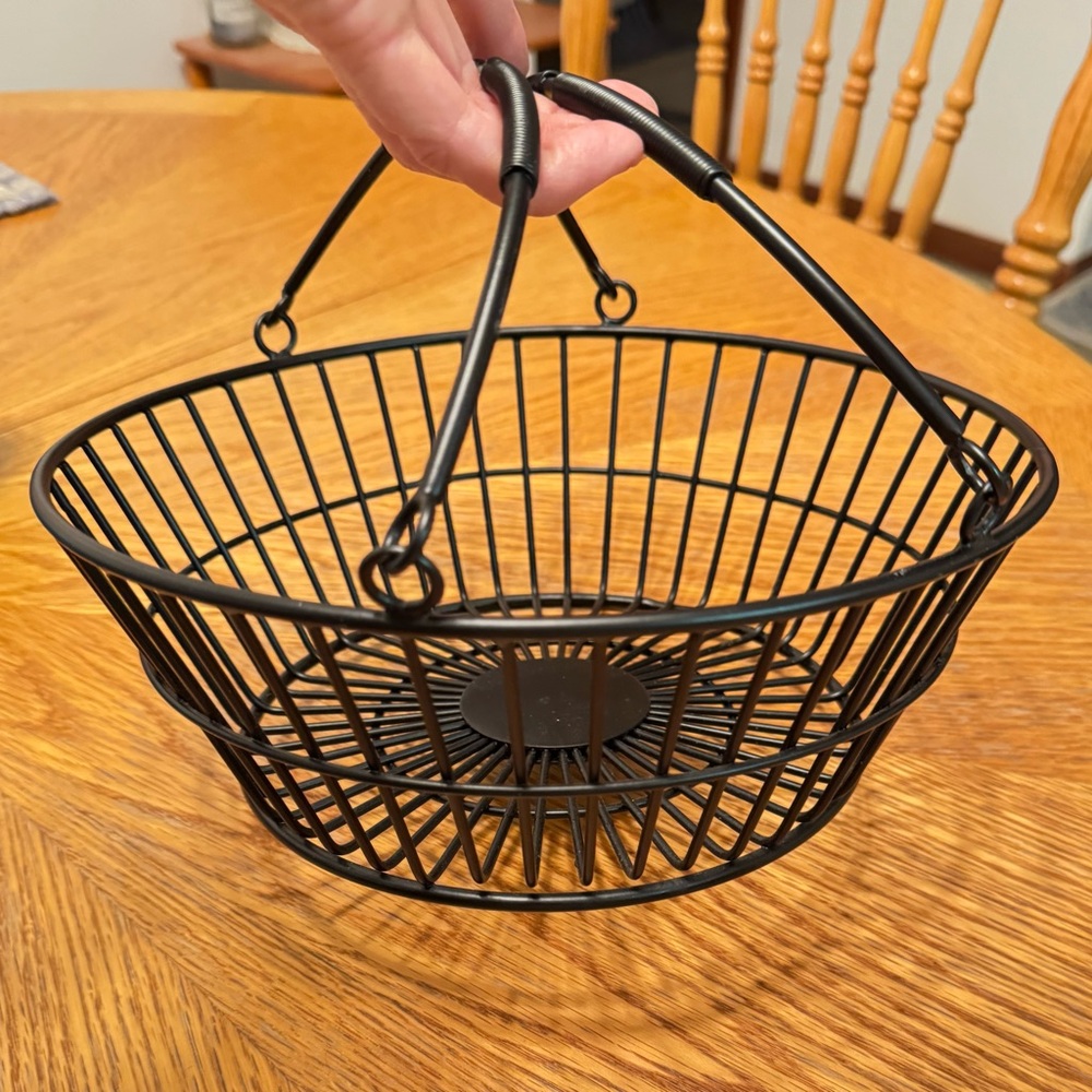 Black Iron Casserole Dish Display Fruit Basket with handles